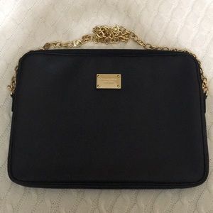 MK padded laptop sleeve w/ shoulder chain 😍